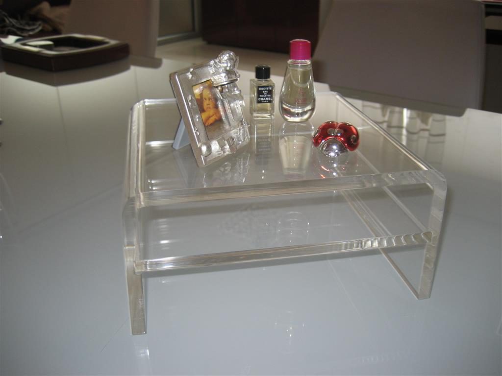 Lavorazione plexiglass taglio laser realizzazioni su misura ...